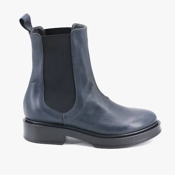 NEW ALL BLACK women chelsea chic boots in navy - Picture 1 of 4